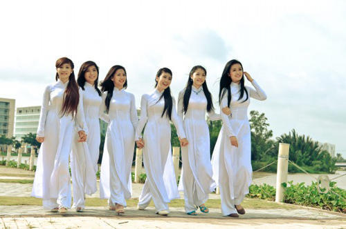 The long dress, a symbol of Vietnamese culture